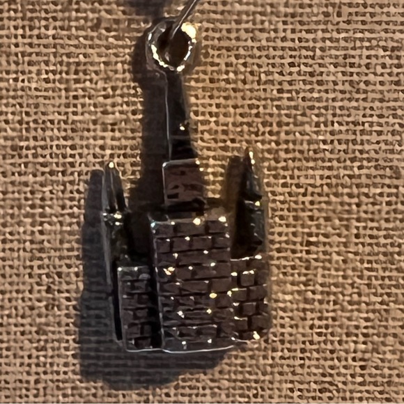 Silver plated St. Louis Cathedral charm.​ - Picture 2 of 3